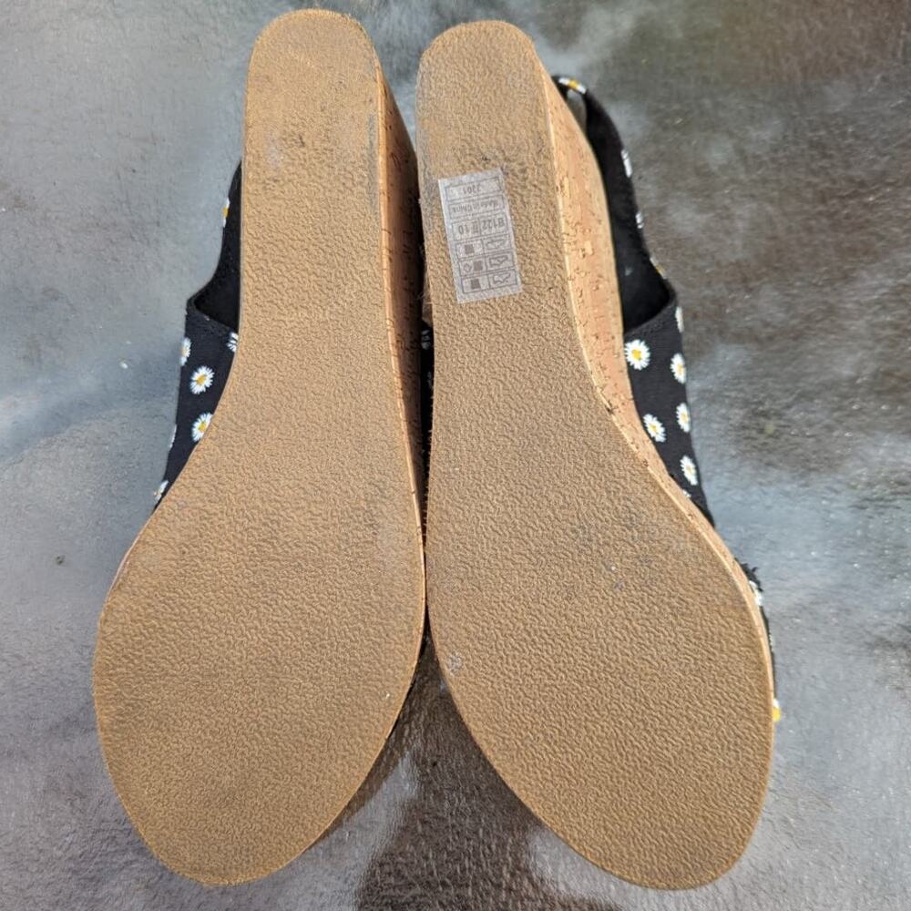 Blowfish Malibu Women's Size 10 Daisy Print Cork Wedge Sandals Criss Cross - Picture 8 of 11
